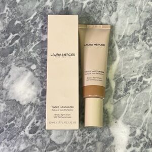 Laura‎ Mercier Tinted Moisturizer Tan
